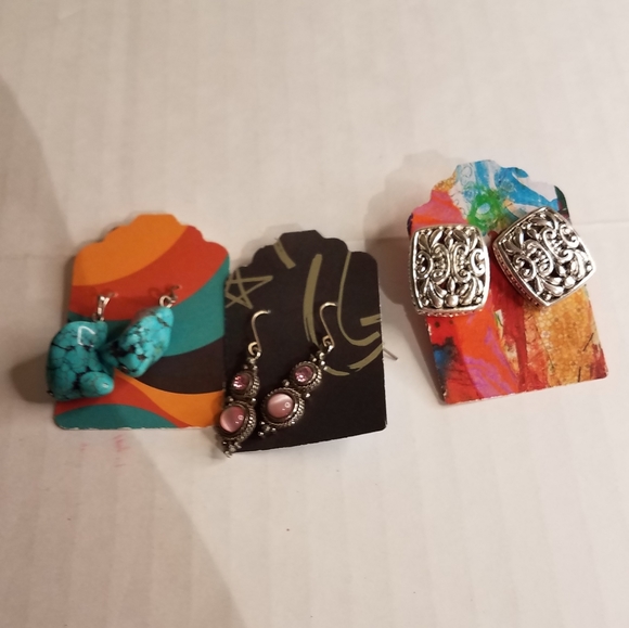 Jewelry - 3 earrings j220